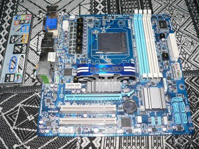 Лот: 2401869. Фото: 1. GigaByte GA-880GM-USB3. Материнские платы