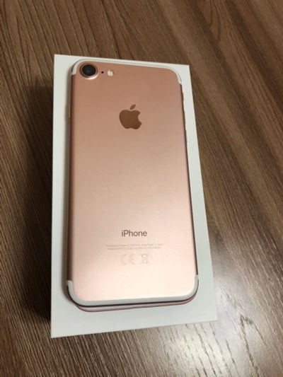 Лот: 11335938. Фото: 1. iPhone 7 32Gb Rose Gold. Смартфоны