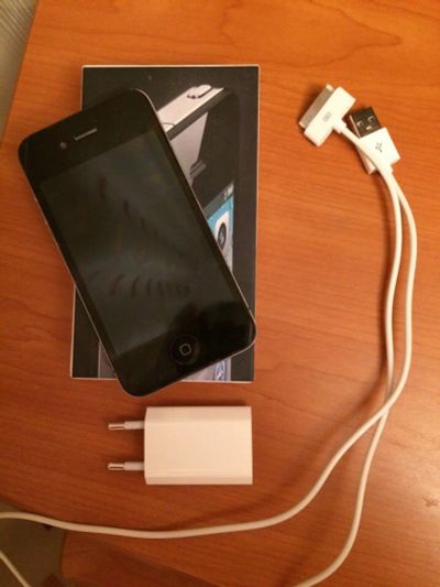 Лот: 9490885. Фото: 1. Продам Iphone 4 32GB. Смартфоны