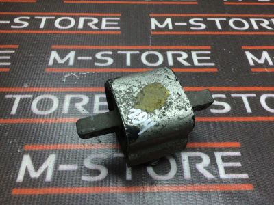 Лот: 20428030. Фото: 1. Подушка кпп Mercedes-Benz E-Class... Кузов