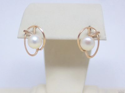 Лот: 13574653. Фото: 1. ЗОЛОТЫЕ СЕРЬГИ С ЖЕМЧУГОМ 4,77... Серьги, каффы