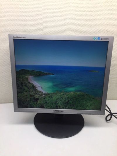 Лот: 10352264. Фото: 1. ЖК-монитор 19" Samsung SyncMaster... ЖК-мониторы