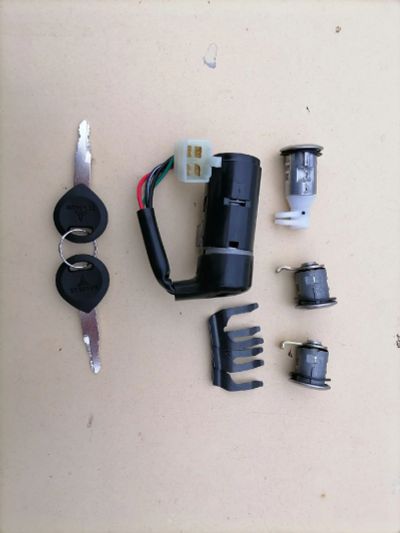 Лот: 18456519. Фото: 1. Замки Honda LEAD, TACT (4 провода... Кузов