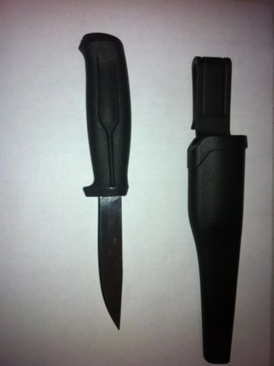 Лот: 8501581. Фото: 1. Нож с пластиковым чехлом. Ножи, топоры