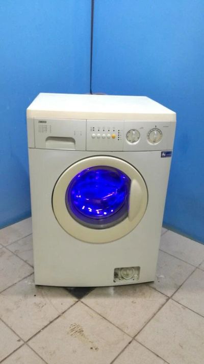 Лот: 10641435. Фото: 1. Стиральная машина Zanussi FAE1025V... Стиральные машины