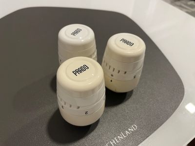 Лот: 25759560. Фото: 1. Термоголовки для радиатора 3 штуки. Тепловая автоматика