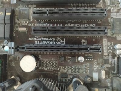 Лот: 17514915. Фото: 1. gigabyte Ga-b85m-d3h , памяти... Материнские платы