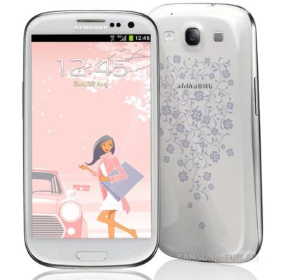 Лот: 7320657. Фото: 1. Samsung Galaxy S3 La'Fleur + чехлы. Смартфоны