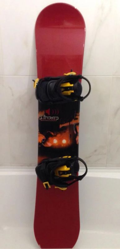 Лот: 6514315. Фото: 1. Сноуборд Rossignol 150 см. Комплект в сборе