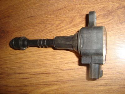 Лот: 10009382. Фото: 1. Катушка зажигания Nissan Sunny... Двигатель и элементы двигателя