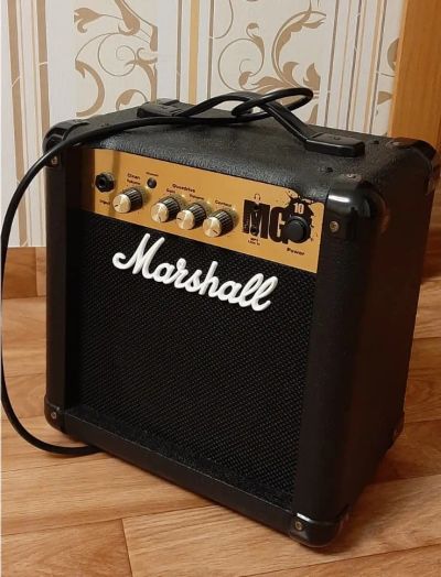 Лот: 19603817. Фото: 1. Комбоусилитель Marshall MG10G... Гитарные эффекты и комбоусилители
