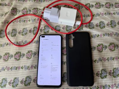 Лот: 25550744. Фото: 1. Realme 6 pro 8/128. Смартфоны