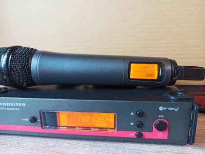 Лот: 15860838. Фото: 1. Радиомикрофон Sennheiser ew100... Студийные микрофоны, радиомикрофоны и радиосистемы