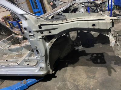 Лот: 21710402. Фото: 1. лонжерон Renault Megane LM. Двигатель и элементы двигателя
