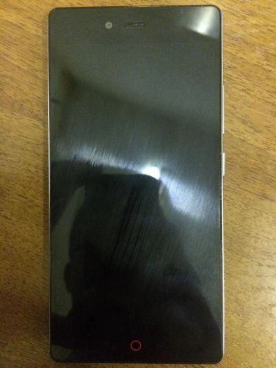 Лот: 8756635. Фото: 1. ZTE Nubia Z9 mini. Смартфоны