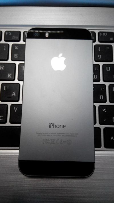 Лот: 4885718. Фото: 1. Apple 5s 16g. Смартфоны