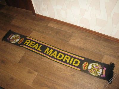 Лот: 1673859. Фото: 1. Шарф Real Madrid 2002 года (привезен... Спортивная символика и атрибутика
