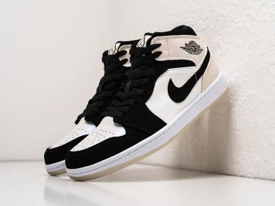 Лот: 24978647. Фото: 1. Кроссовки Nike Air Jordan 1 Mid. Кеды, кроссовки, слипоны