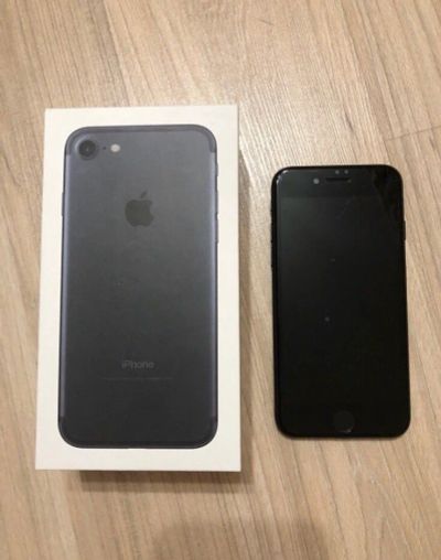 Лот: 14155491. Фото: 1. iPhone 7 32gb Black. Смартфоны