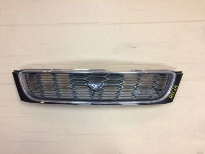 Лот: 13687782. Фото: 1. Решетка радиатора Nissan Bluebird... Кузов