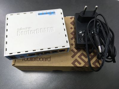 Лот: 16912498. Фото: 1. Маршрутизатор MikroTik RB951Ui-2nD... Маршрутизаторы (роутеры)