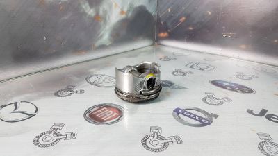 Лот: 23584593. Фото: 1. Поршень Mazda CX-7 L3-VDT L3Y4-11-SA0. Двигатель и элементы двигателя