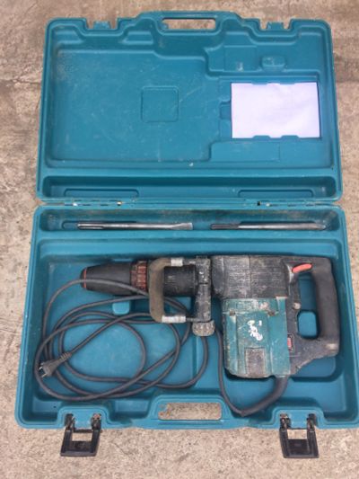 Лот: 11682357. Фото: 1. Отбойный молоток Makita HM 1202... Электроинструмент