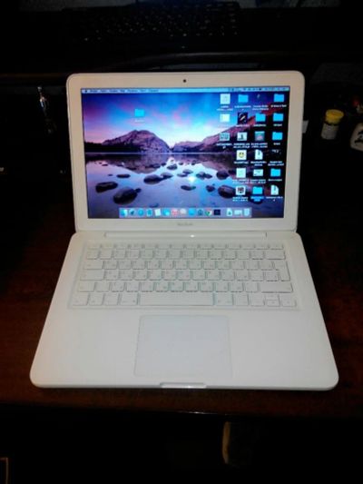 Лот: 4783849. Фото: 1. Macbook White MId 2010 4gb ddr3... Ноутбуки