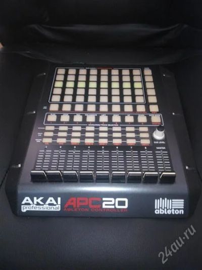 Лот: 2644504. Фото: 1. USB-контроллер Akai APC 20. DJ-оборудование
