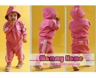 Лот: 2969404. Фото: 1. костюмчик adidas новый!!!цвет... Костюмы, пиджаки, комбинезоны