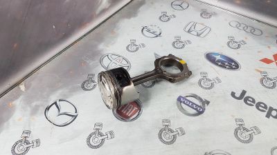 Лот: 23586927. Фото: 1. Поршень с шатуном Mazda Bongo... Двигатель и элементы двигателя