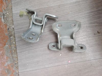 Лот: 14953428. Фото: 1. шарнир двери Toyota Belta левая... Кузов