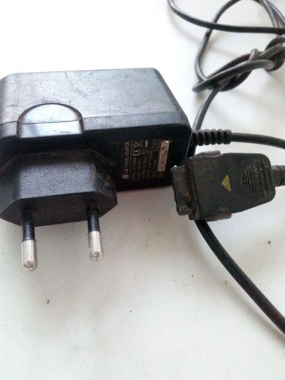 Лот: 8158637. Фото: 1. Зарядное устройство LG TA-25GR2R. Зарядные устройства, блоки питания, адаптеры сетевые для смартфонов