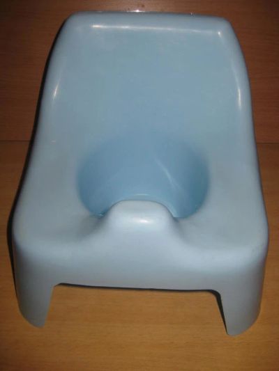 Лот: 10602187. Фото: 1. голубой горшок от года до трех... Ванночки, сиденья, горшки