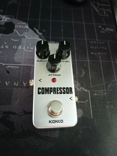 Лот: 19254716. Фото: 1. Педаль compressor kokko. Гитарные эффекты и комбоусилители