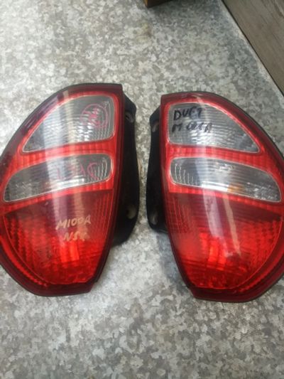 Лот: 14832648. Фото: 1. Стоп сигналы Toyota DUET (до 2002... Оптика и освещение