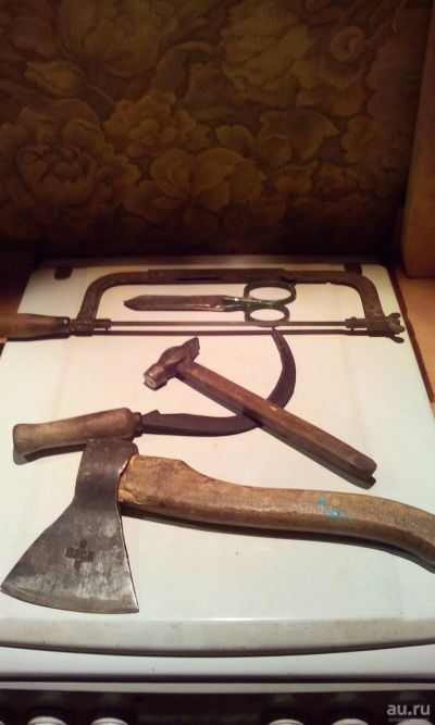Лот: 18220737. Фото: 1. Топор,серп,молоток,ножовка п/м... Ручные орудия труда