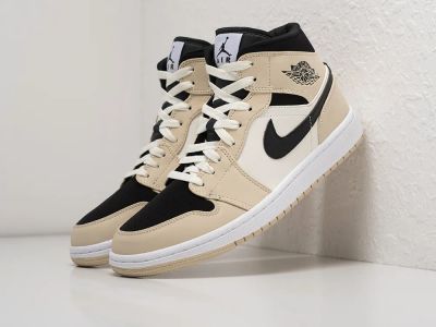 Лот: 19270423. Фото: 1. Кроссовки Nike Air Jordan 1 Mid. Кеды, кроссовки, слипоны