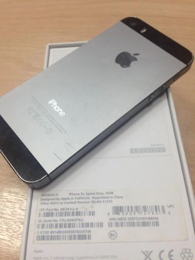 Лот: 6621699. Фото: 1. Apple iPhone 5S 16gb Space Gray. Смартфоны