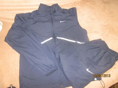 Лот: 3113602. Фото: 1. Оригинальный костюм Nike размер... Костюмы классические, деловые