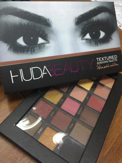 Лот: 11169403. Фото: 1. Палитра теней Huda Beauty. Макияж