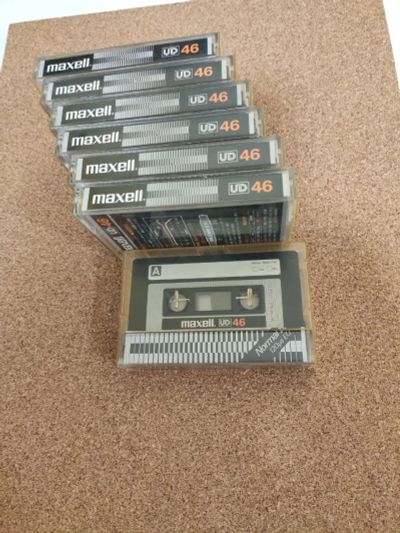 Лот: 17564831. Фото: 1. Аудио кассета Maxell UD 46 цена... Аудиозаписи