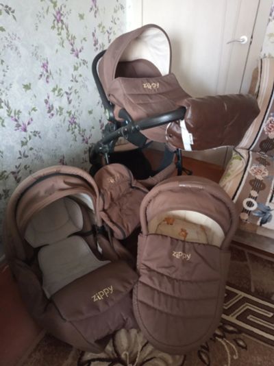 Лот: 15720480. Фото: 1. Коляска Zippy tutis 3в1. Коляски
