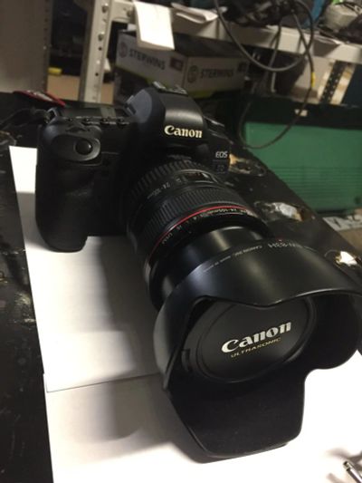 Лот: 12202897. Фото: 1. Зеркальный фотоаппарат Canon 5d... Цифровые зеркальные