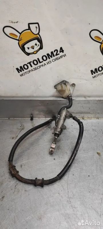 Лот: 22463372. Фото: 1. Тормозная машинка зад Suzuki gsx... Запчасти