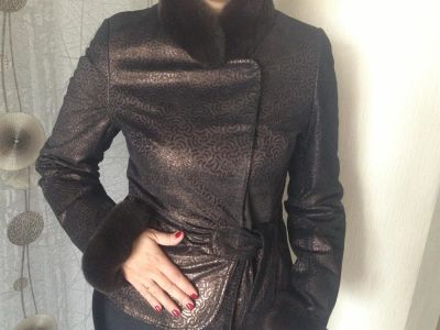 Лот: 3626513. Фото: 1. Модная замшевая куртка с мехом... Верхняя одежда