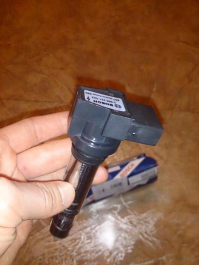 Лот: 9747528. Фото: 1. Катушка зажигания BOSCH 0 986... Электрооборудование