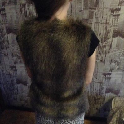 Лот: 7328714. Фото: 1. Желет H&M. Верхняя одежда