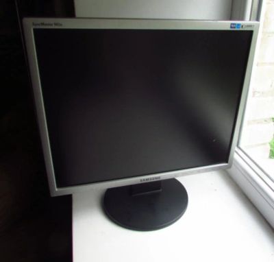 Лот: 17363141. Фото: 1. Монитор Samsung 943N. ЖК-мониторы