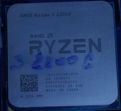 Лот: 17091120. Фото: 1. Процессор AMD Ryzen 3 2200G OEM. Процессоры